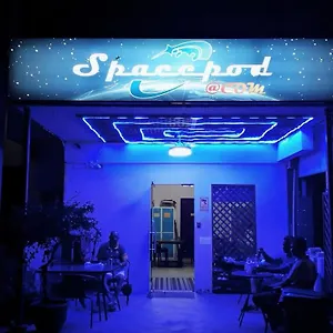 Spacepod@com Hostal