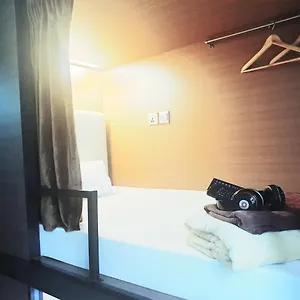 Chic Capsule Hotel Cápsula